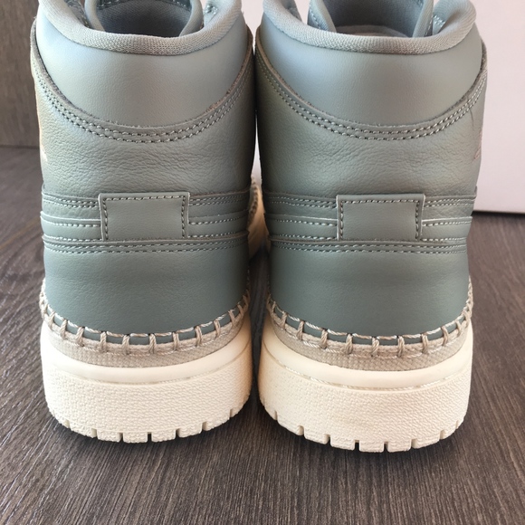 Nike Air Jordan Women's 1 Retro High Premium - Picture 6 of 8